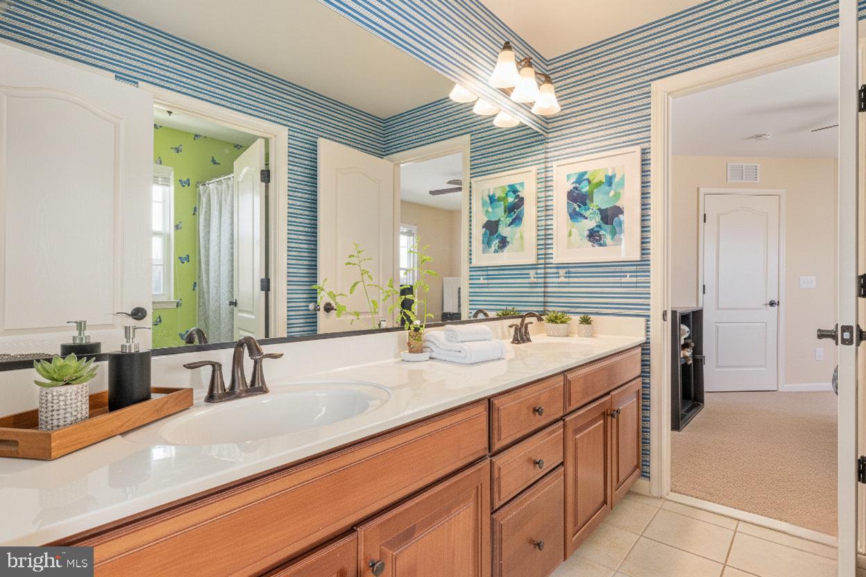 42134 AUTUMN RAIN CIR, BRAMBLETON, Virginia 20148, 5 Bedrooms Bedrooms, ,4 BathroomsBathrooms,Residential,For sale,42134 AUTUMN RAIN CIR,VALO2115822 MLS # VALO2115822