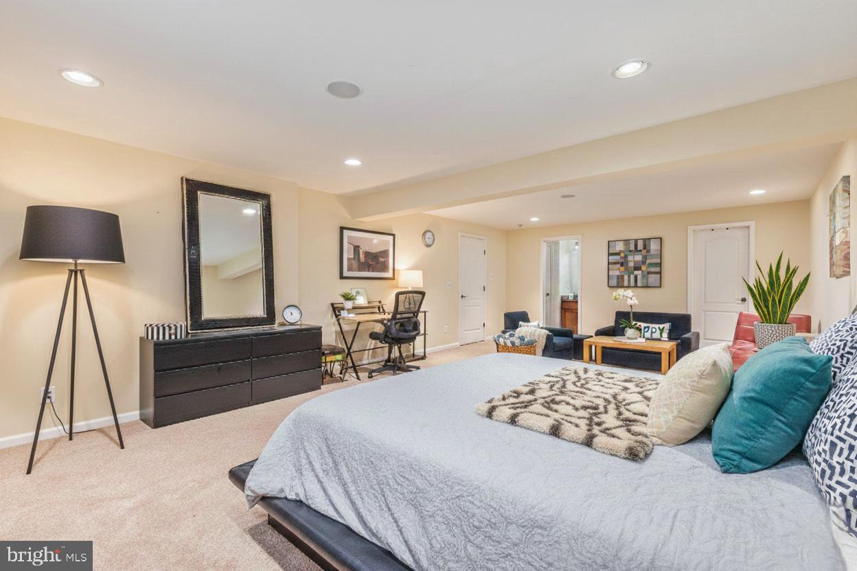 42134 AUTUMN RAIN CIR, BRAMBLETON, Virginia 20148, 5 Bedrooms Bedrooms, ,4 BathroomsBathrooms,Residential,For sale,42134 AUTUMN RAIN CIR,VALO2115822 MLS # VALO2115822