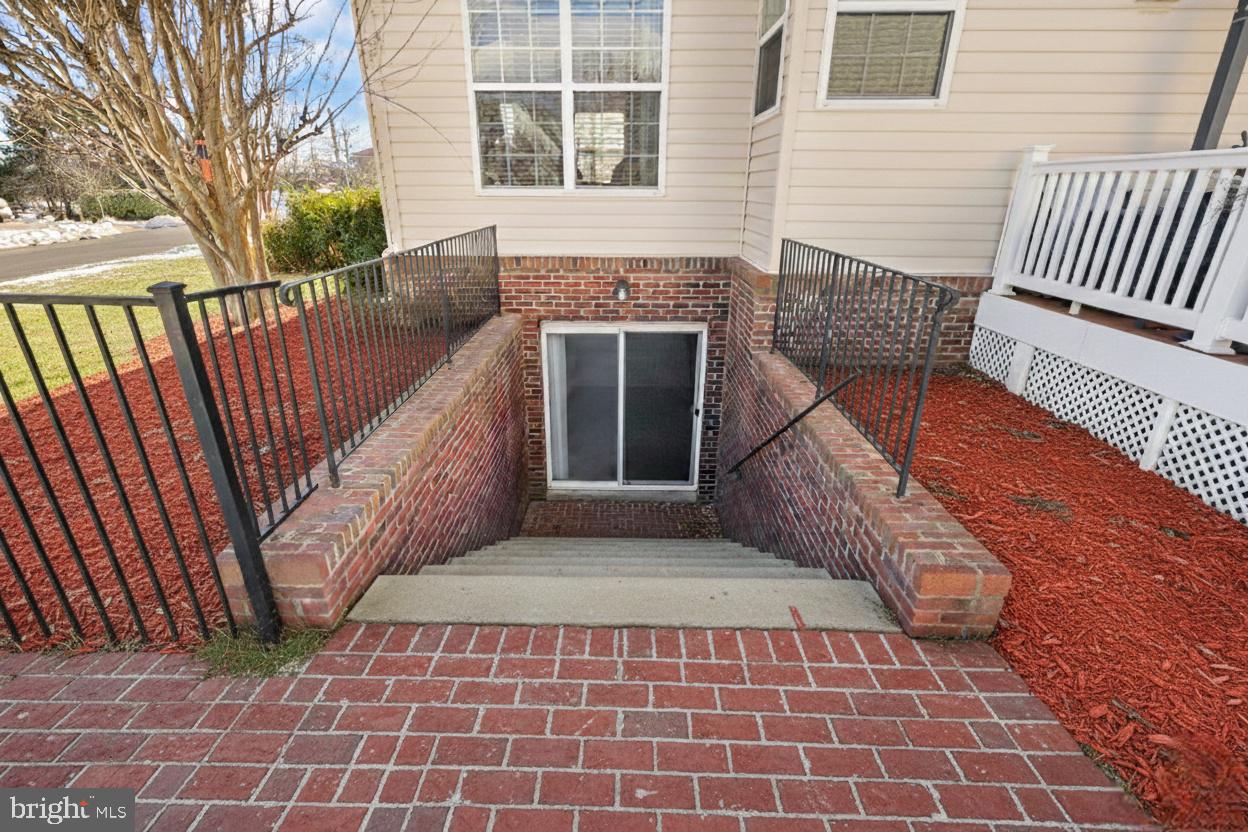 42134 AUTUMN RAIN CIR, BRAMBLETON, Virginia 20148, 5 Bedrooms Bedrooms, ,4 BathroomsBathrooms,Residential,For sale,42134 AUTUMN RAIN CIR,VALO2115822 MLS # VALO2115822