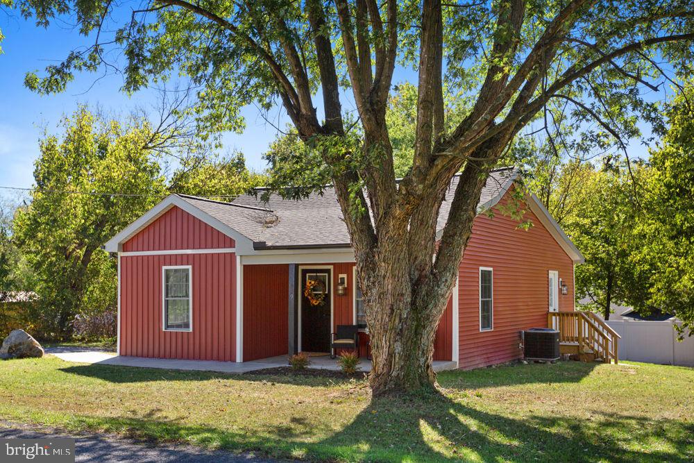 5079 ORCHARD DR, TIMBERVILLE, Virginia 22853, 3 Bedrooms Bedrooms, ,2 BathroomsBathrooms,Residential,For sale,5079 ORCHARD DR,VARO2002652 MLS # VARO2002652