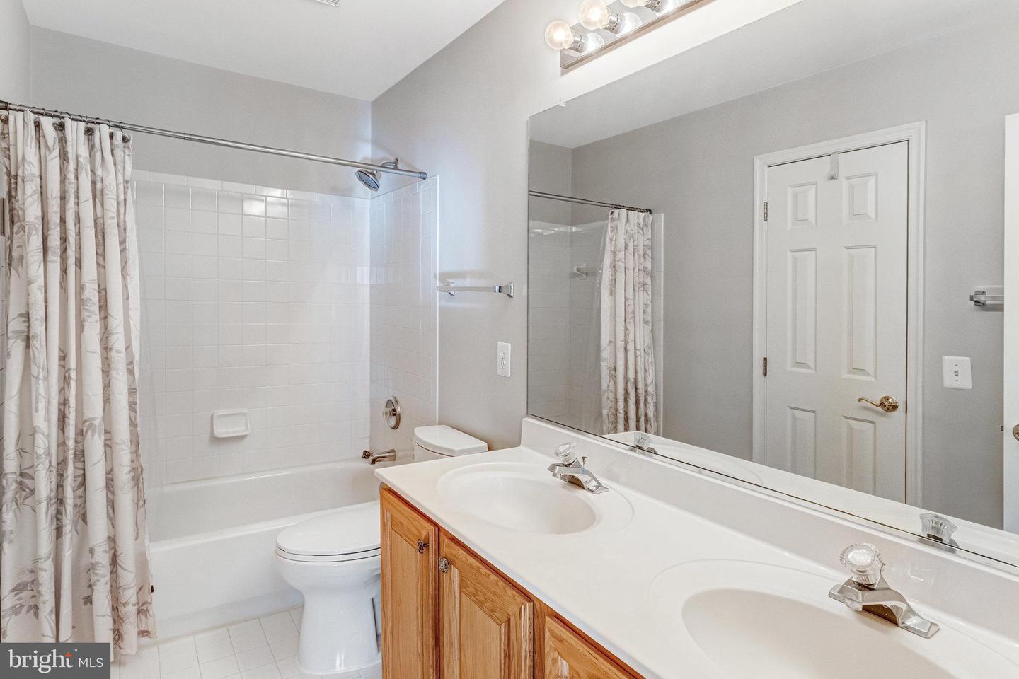 17644 CHISHOLM LN, DUMFRIES, Virginia 22026, 4 Bedrooms Bedrooms, ,3 BathroomsBathrooms,Residential,For sale,17644 CHISHOLM LN,VAPW2108472 MLS # VAPW2108472