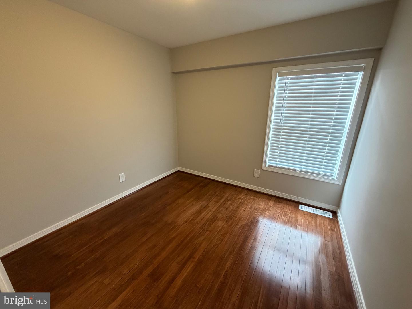 6346 ROCKSHIRE ST, ALEXANDRIA, Virginia 22315, 3 Bedrooms Bedrooms, ,2 BathroomsBathrooms,Residential,For sale,6346 ROCKSHIRE ST,VAFX2283860 MLS # VAFX2283860 6346 ROCKSHIRE ST, ALEXANDRIA, Virginia 22315, 3 Bedrooms Bedrooms, ,2 BathroomsBathrooms,Residential,For sale,6346 ROCKSHIRE ST,VAFX2283860 MLS # VAFX2283860