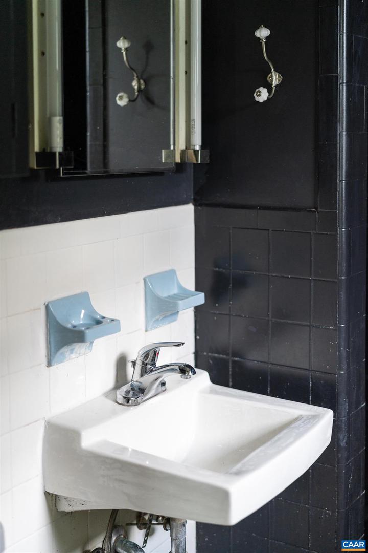 814 N COALTER ST, STAUNTON, Virginia 24401, 4 Bedrooms Bedrooms, ,3 BathroomsBathrooms,Residential,For sale,814 N COALTER ST,672822 MLS # 672822 814 N COALTER ST, STAUNTON, Virginia 24401, 4 Bedrooms Bedrooms, ,3 BathroomsBathrooms,Residential,For sale,814 N COALTER ST,672822 MLS # 672822