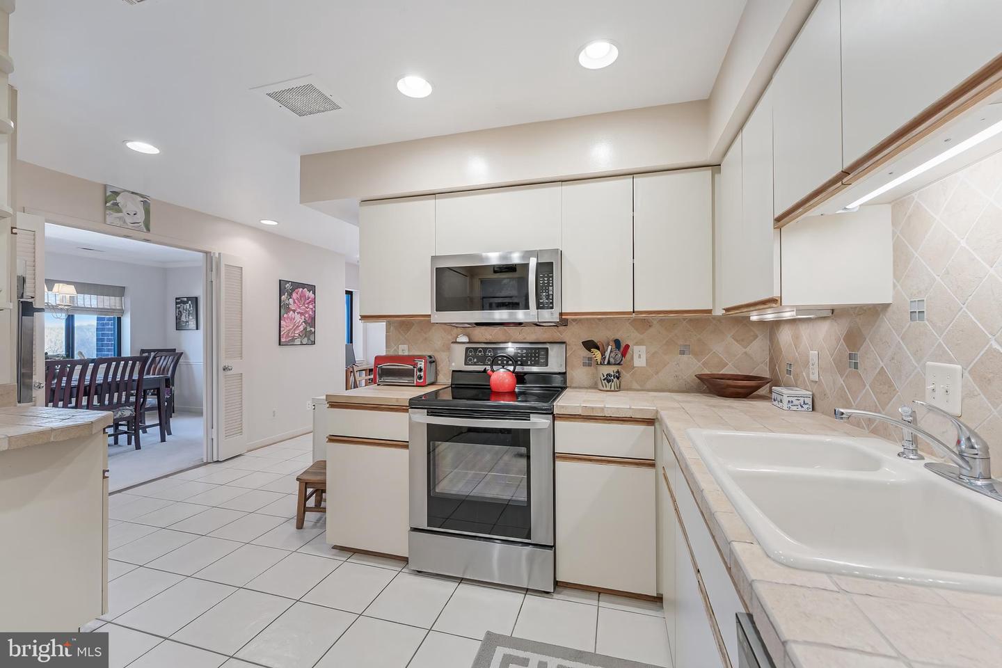 11500 FAIRWAY DR #507, RESTON, Virginia 20190, 2 Bedrooms Bedrooms, 9 Rooms Rooms,2 BathroomsBathrooms,Residential,For sale,11500 FAIRWAY DR #507,VAFX2288284 MLS # VAFX2288284 11500 FAIRWAY DR #507, RESTON, Virginia 20190, 2 Bedrooms Bedrooms, 9 Rooms Rooms,2 BathroomsBathrooms,Residential,For sale,11500 FAIRWAY DR #507,VAFX2288284 MLS # VAFX2288284