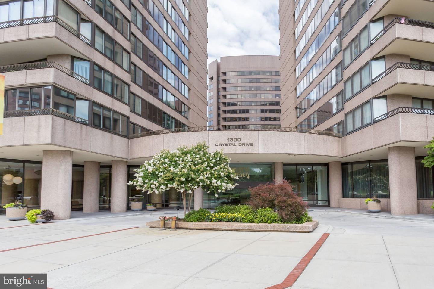 1300 CRYSTAL DR #808S, ARLINGTON, Virginia 22202, 2 Bedrooms Bedrooms, ,1 BathroomBathrooms,Residential,For sale,1300 CRYSTAL DR #808S,VAAR2068342 MLS # VAAR2068342