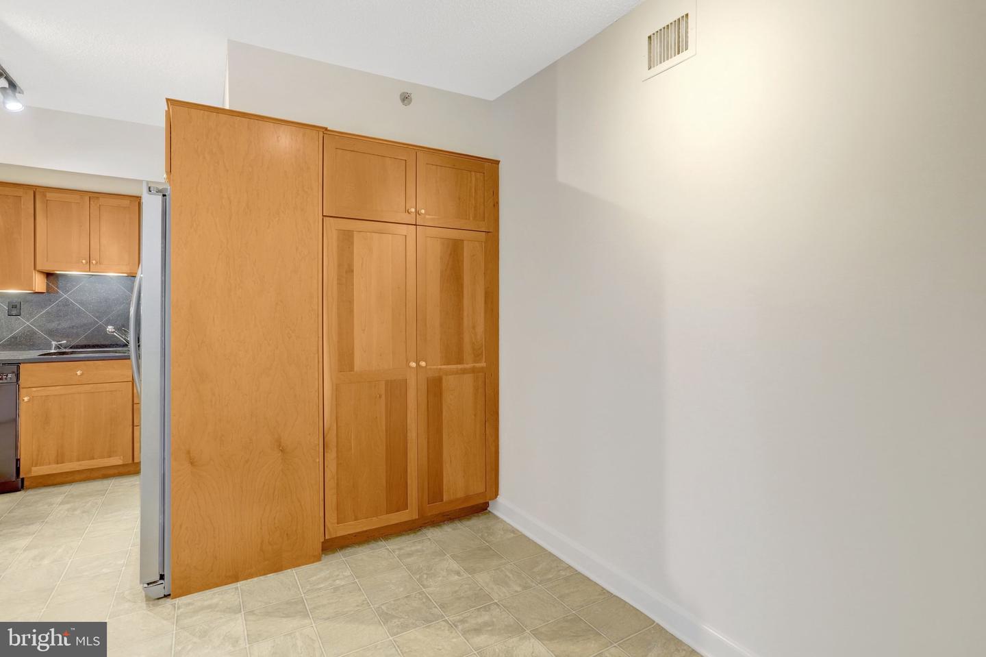 1300 CRYSTAL DR #808S, ARLINGTON, Virginia 22202, 2 Bedrooms Bedrooms, ,1 BathroomBathrooms,Residential,For sale,1300 CRYSTAL DR #808S,VAAR2068342 MLS # VAAR2068342