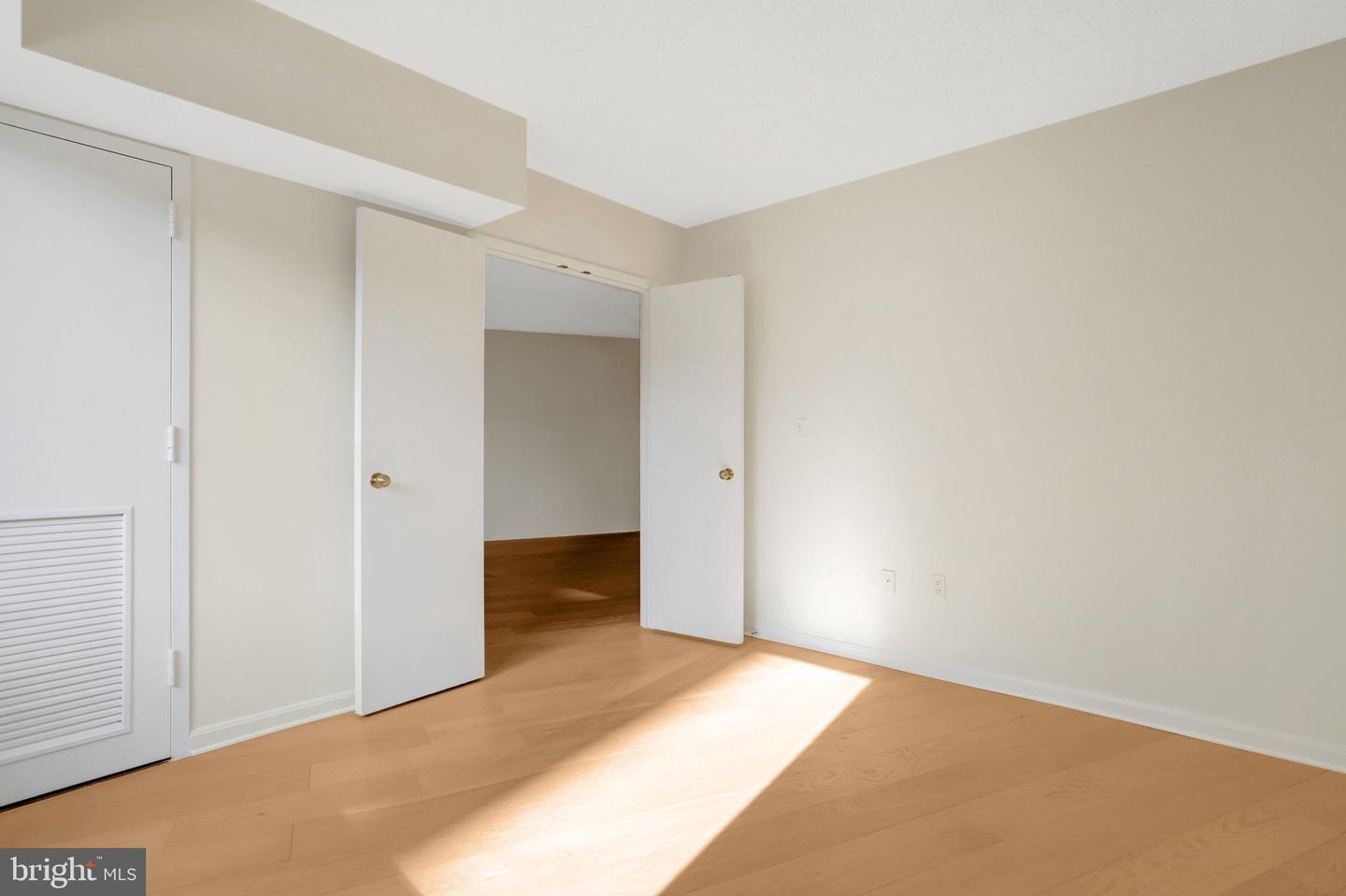 1300 CRYSTAL DR #808S, ARLINGTON, Virginia 22202, 2 Bedrooms Bedrooms, ,1 BathroomBathrooms,Residential,For sale,1300 CRYSTAL DR #808S,VAAR2068342 MLS # VAAR2068342