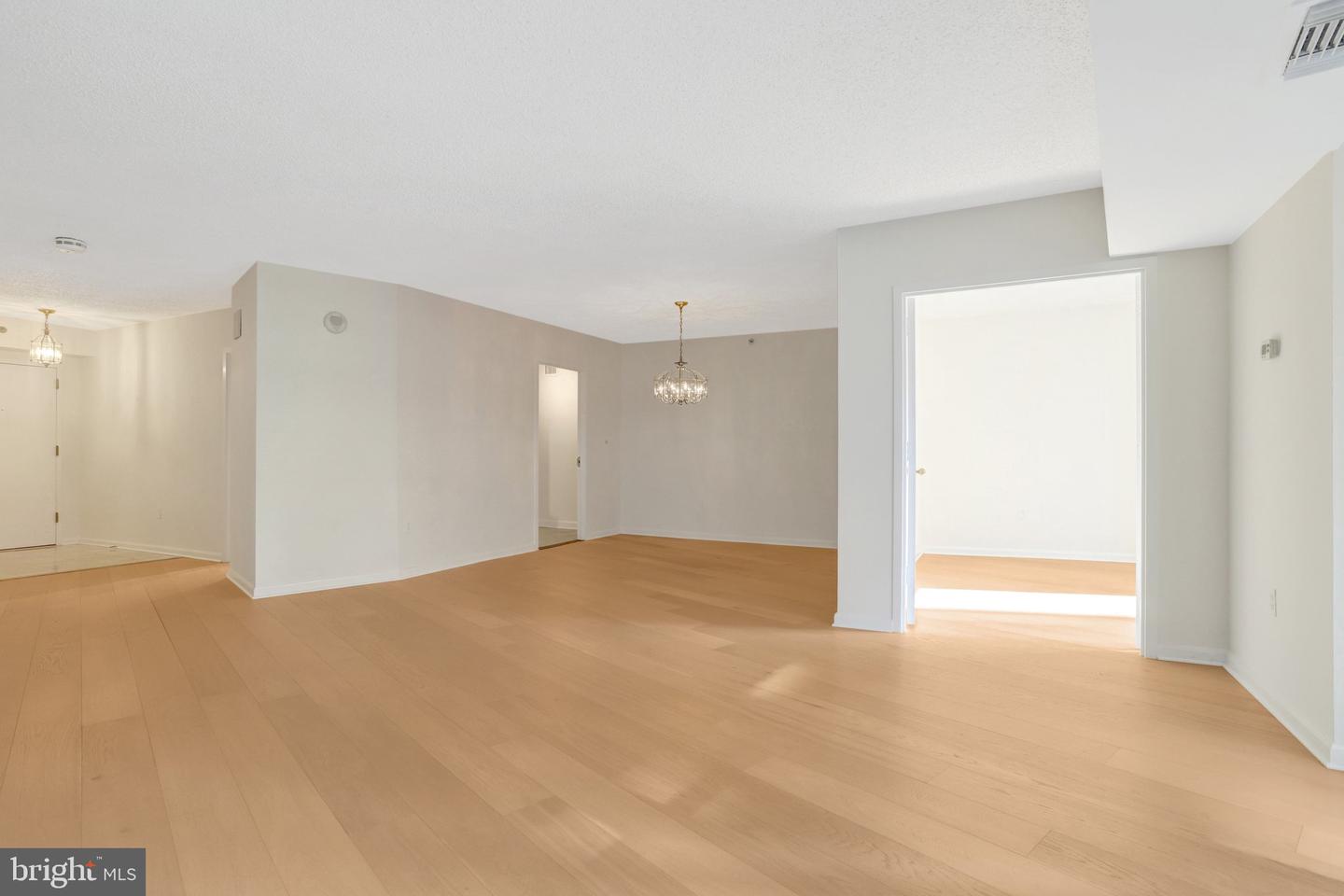 1300 CRYSTAL DR #808S, ARLINGTON, Virginia 22202, 2 Bedrooms Bedrooms, ,1 BathroomBathrooms,Residential,For sale,1300 CRYSTAL DR #808S,VAAR2068342 MLS # VAAR2068342