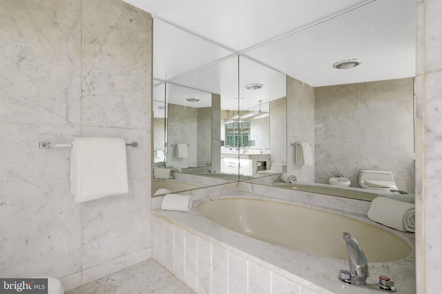 1300 CRYSTAL DR #808S, ARLINGTON, Virginia 22202, 2 Bedrooms Bedrooms, ,1 BathroomBathrooms,Residential,For sale,1300 CRYSTAL DR #808S,VAAR2068342 MLS # VAAR2068342