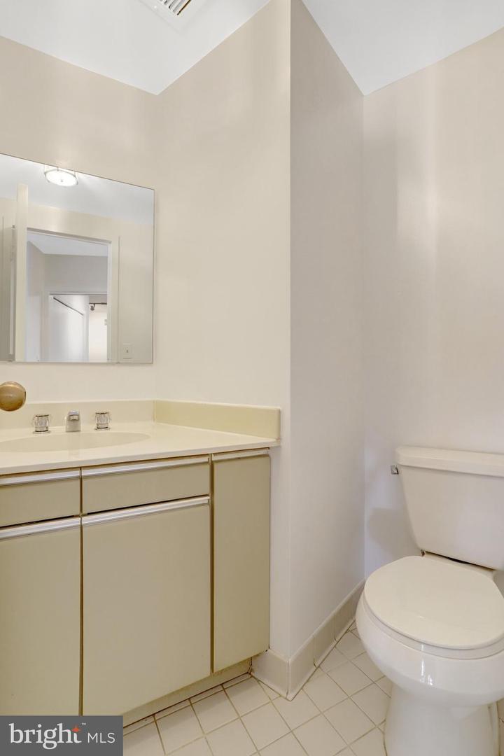 1300 CRYSTAL DR #808S, ARLINGTON, Virginia 22202, 2 Bedrooms Bedrooms, ,1 BathroomBathrooms,Residential,For sale,1300 CRYSTAL DR #808S,VAAR2068342 MLS # VAAR2068342