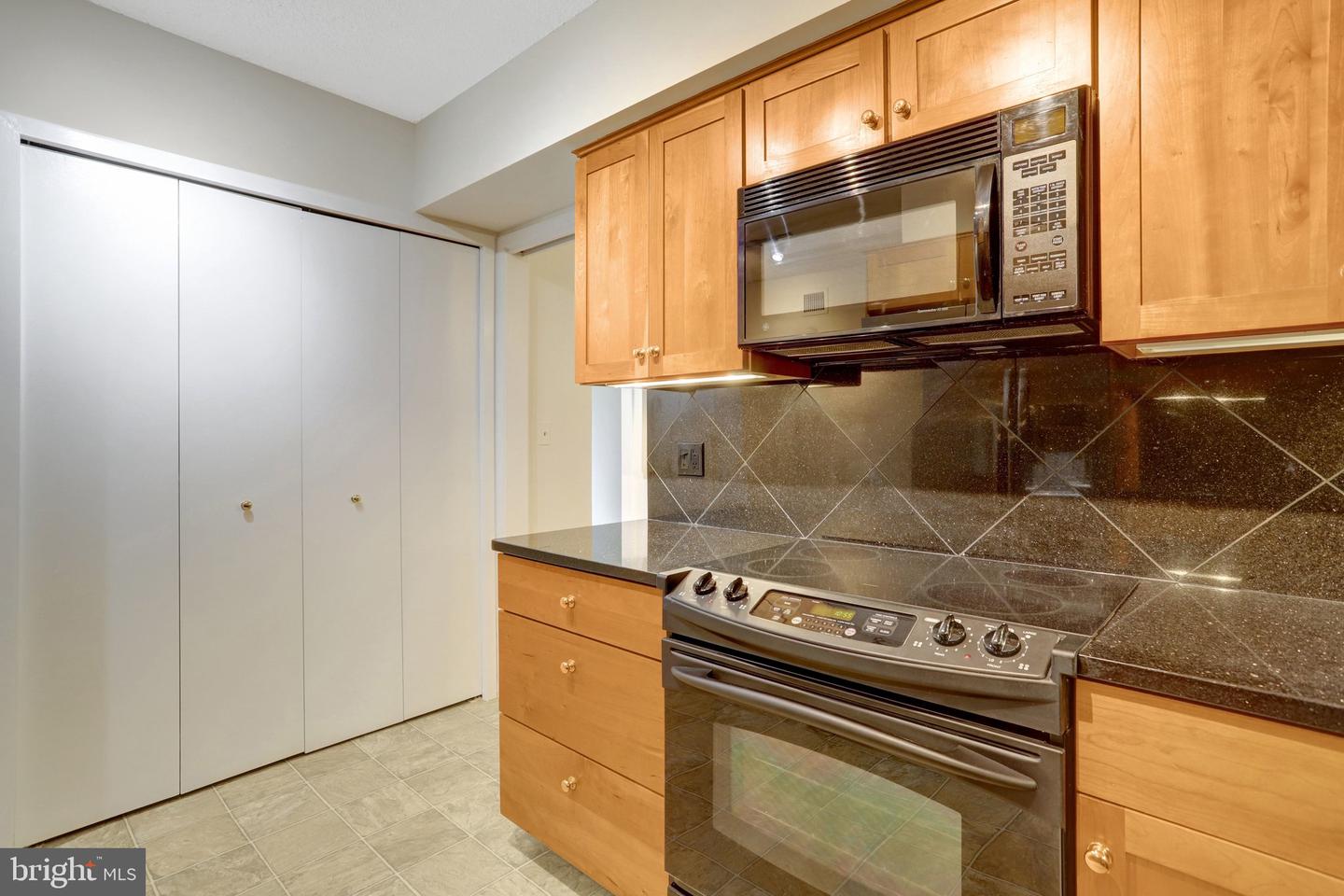 1300 CRYSTAL DR #808S, ARLINGTON, Virginia 22202, 2 Bedrooms Bedrooms, ,1 BathroomBathrooms,Residential,For sale,1300 CRYSTAL DR #808S,VAAR2068342 MLS # VAAR2068342