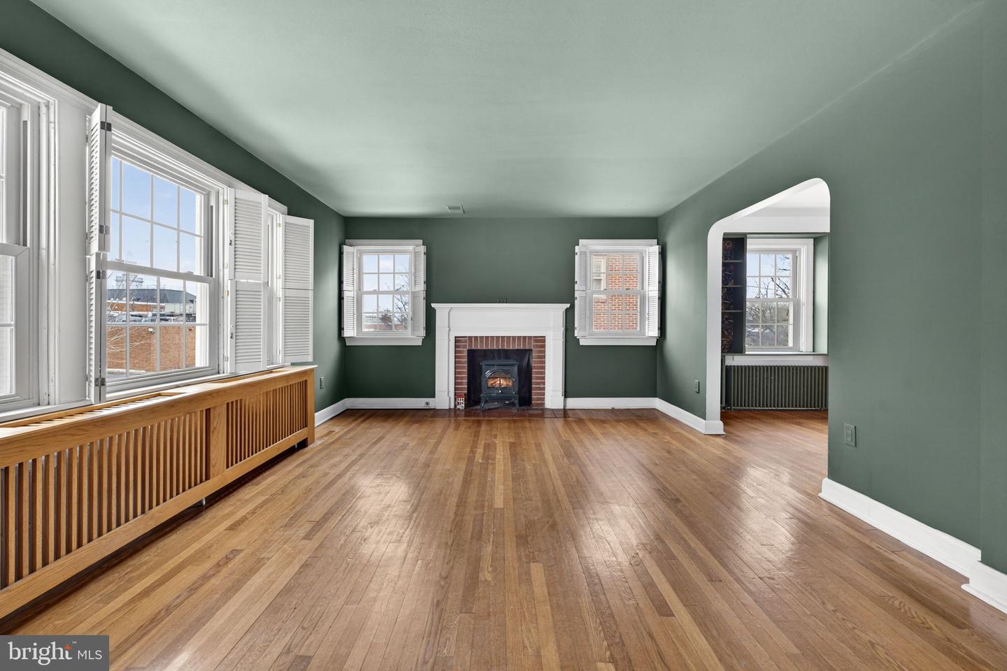 431 JEFFERSON ST, WINCHESTER, Virginia 22601, 3 Bedrooms Bedrooms, ,1 BathroomBathrooms,Residential,For sale,431 JEFFERSON ST,VAWI2009944 MLS # VAWI2009944