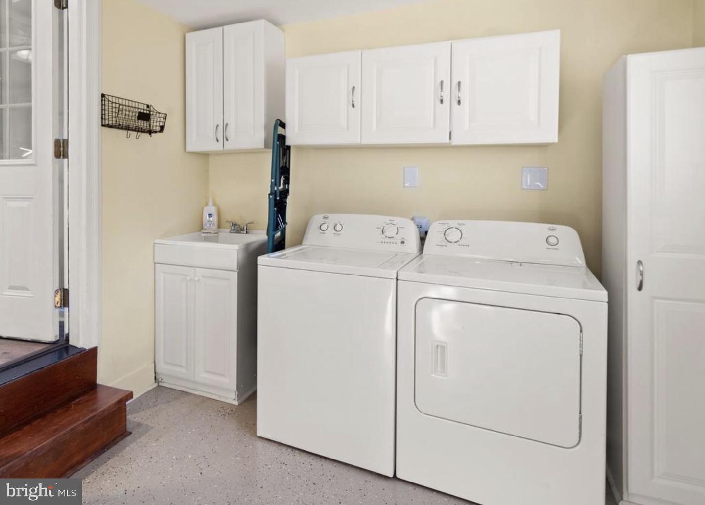 2201 HARVARD DR, ALEXANDRIA, Virginia 22307, 3 Bedrooms Bedrooms, ,2 BathroomsBathrooms,Residential,For sale,2201 HARVARD DR,VAFX2290500 MLS # VAFX2290500 2201 HARVARD DR, ALEXANDRIA, Virginia 22307, 3 Bedrooms Bedrooms, ,2 BathroomsBathrooms,Residential,For sale,2201 HARVARD DR,VAFX2290500 MLS # VAFX2290500