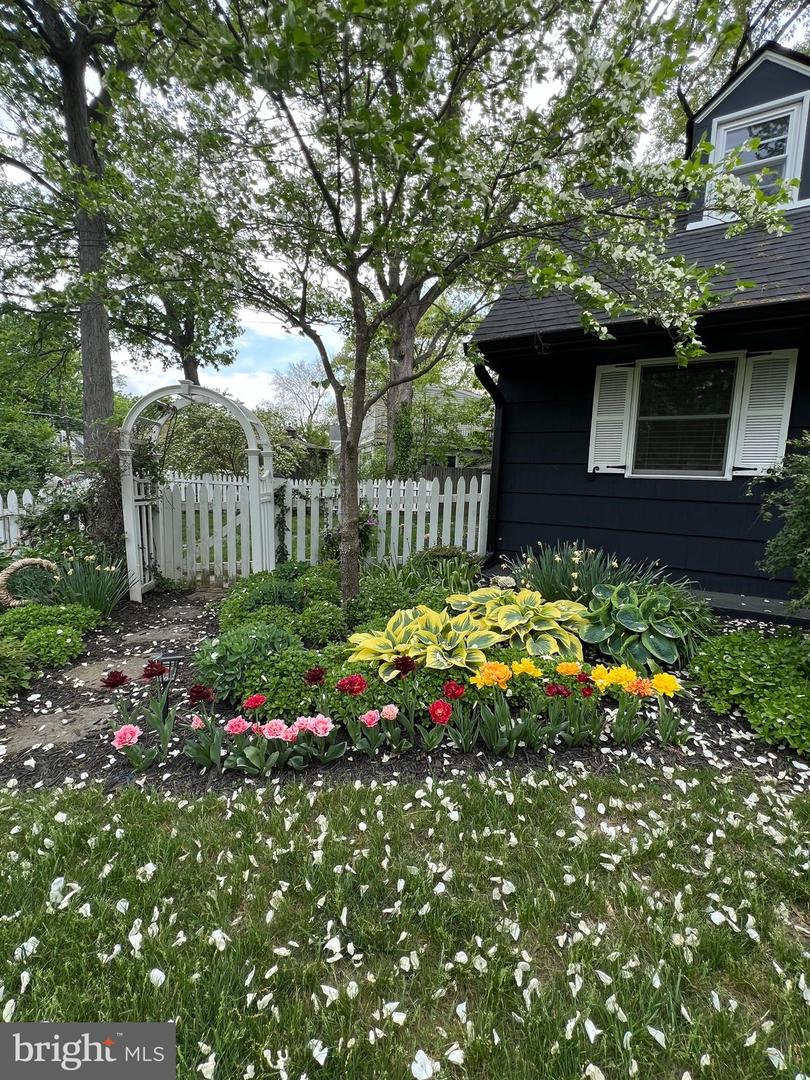 2201 HARVARD DR, ALEXANDRIA, Virginia 22307, 3 Bedrooms Bedrooms, ,2 BathroomsBathrooms,Residential,For sale,2201 HARVARD DR,VAFX2290500 MLS # VAFX2290500 2201 HARVARD DR, ALEXANDRIA, Virginia 22307, 3 Bedrooms Bedrooms, ,2 BathroomsBathrooms,Residential,For sale,2201 HARVARD DR,VAFX2290500 MLS # VAFX2290500