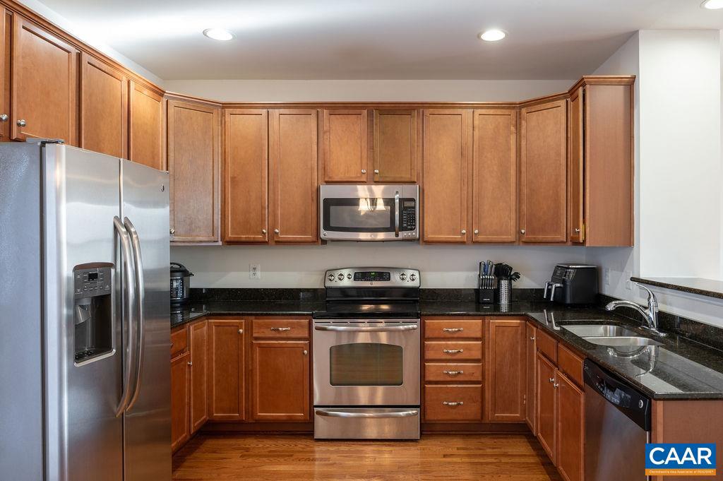 103 LONGWOOD DR #E, CHARLOTTESVILLE, Virginia 22903, 3 Bedrooms Bedrooms, ,2 BathroomsBathrooms,Residential,For sale,103 LONGWOOD DR #E,673241 MLS # 673241