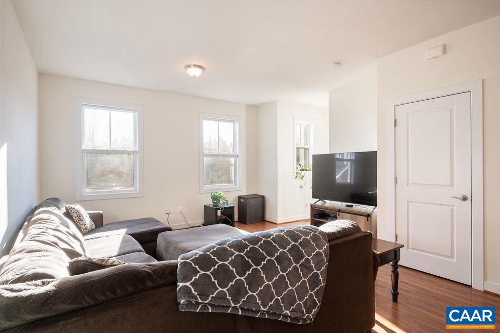 103 LONGWOOD DR #E, CHARLOTTESVILLE, Virginia 22903, 3 Bedrooms Bedrooms, ,2 BathroomsBathrooms,Residential,For sale,103 LONGWOOD DR #E,673241 MLS # 673241