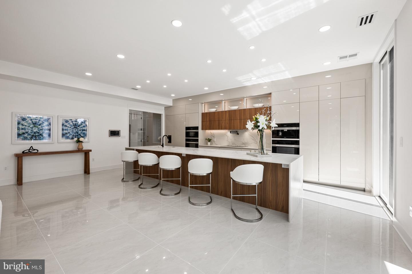 2321 N RICHMOND ST, ARLINGTON, Virginia 22207, 5 Bedrooms Bedrooms, ,5 BathroomsBathrooms,Residential,For sale,2321 N RICHMOND ST,VAAR2068876 MLS # VAAR2068876