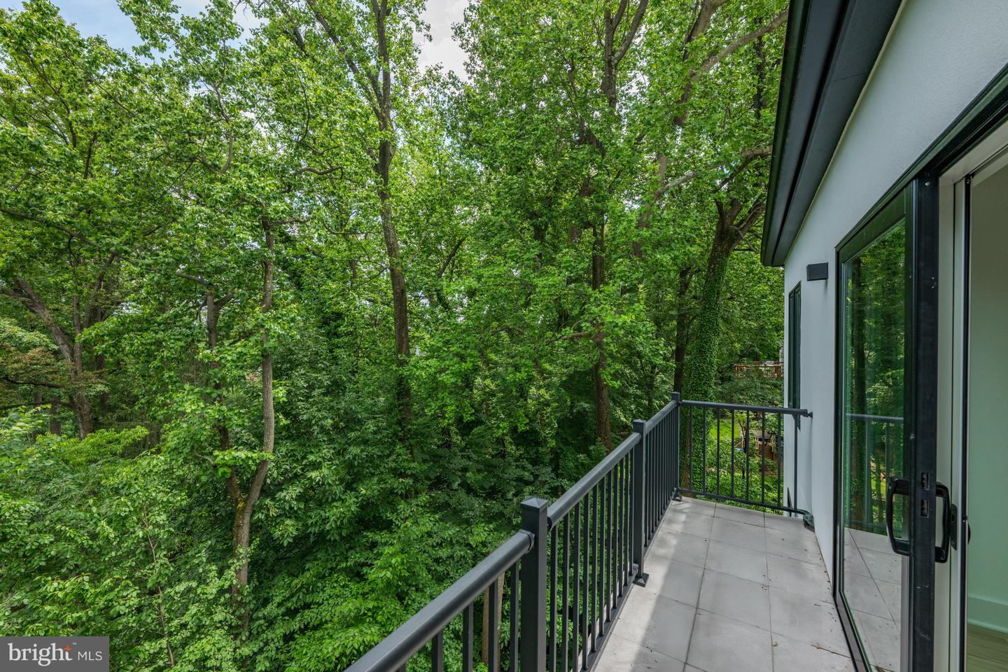 2321 N RICHMOND ST, ARLINGTON, Virginia 22207, 5 Bedrooms Bedrooms, ,5 BathroomsBathrooms,Residential,For sale,2321 N RICHMOND ST,VAAR2068876 MLS # VAAR2068876