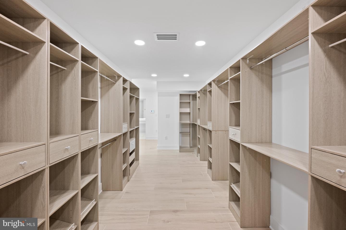 2321 N RICHMOND ST, ARLINGTON, Virginia 22207, 5 Bedrooms Bedrooms, ,5 BathroomsBathrooms,Residential,For sale,2321 N RICHMOND ST,VAAR2068876 MLS # VAAR2068876