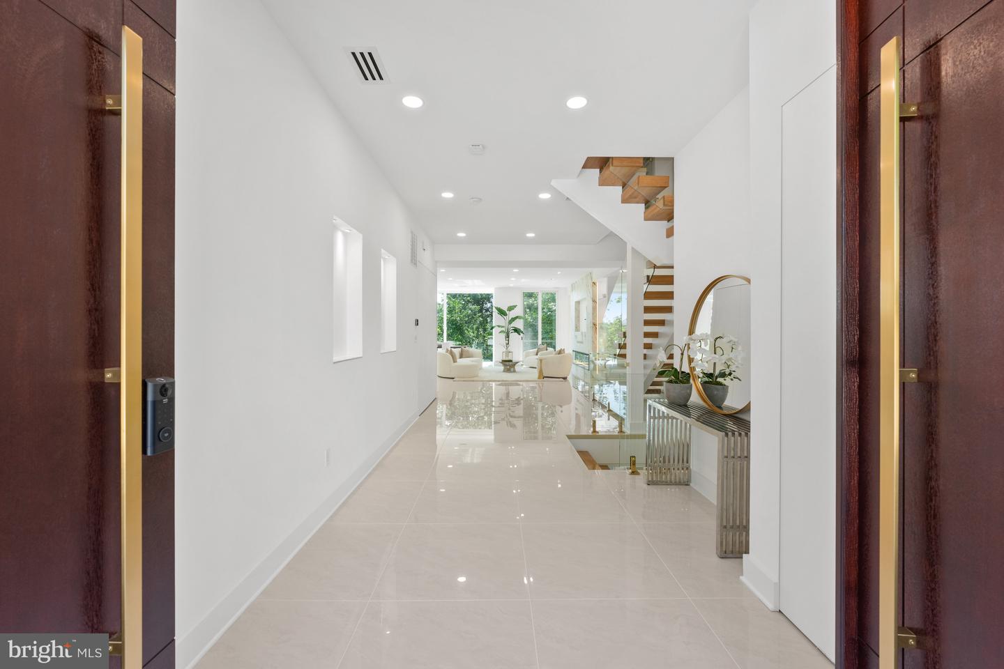 2321 N RICHMOND ST, ARLINGTON, Virginia 22207, 5 Bedrooms Bedrooms, ,5 BathroomsBathrooms,Residential,For sale,2321 N RICHMOND ST,VAAR2068876 MLS # VAAR2068876