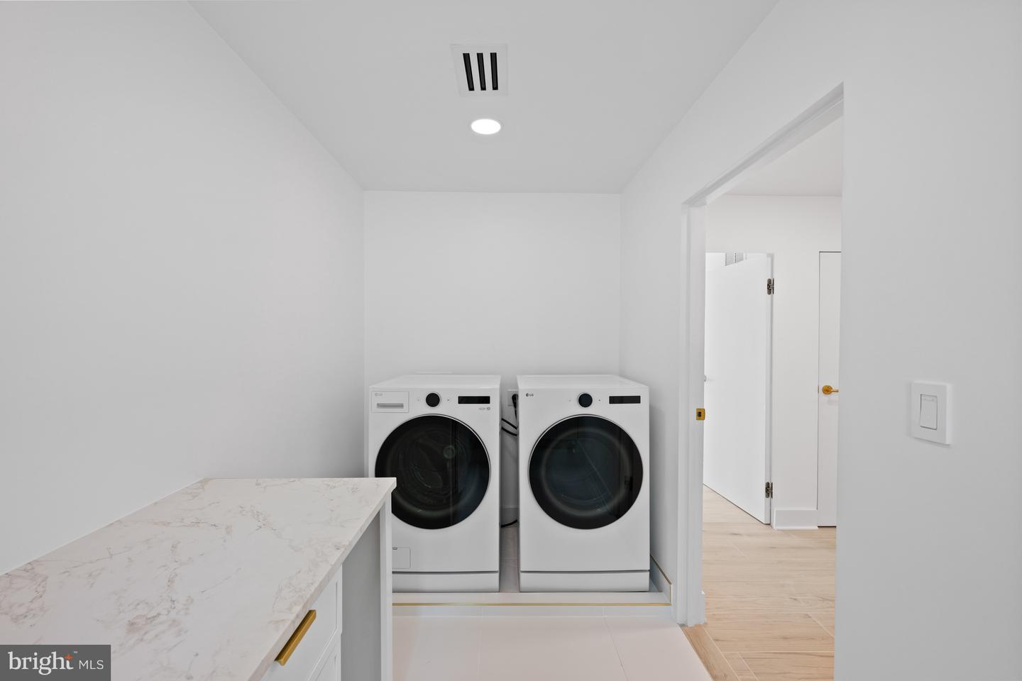 2321 N RICHMOND ST, ARLINGTON, Virginia 22207, 5 Bedrooms Bedrooms, ,5 BathroomsBathrooms,Residential,For sale,2321 N RICHMOND ST,VAAR2068876 MLS # VAAR2068876