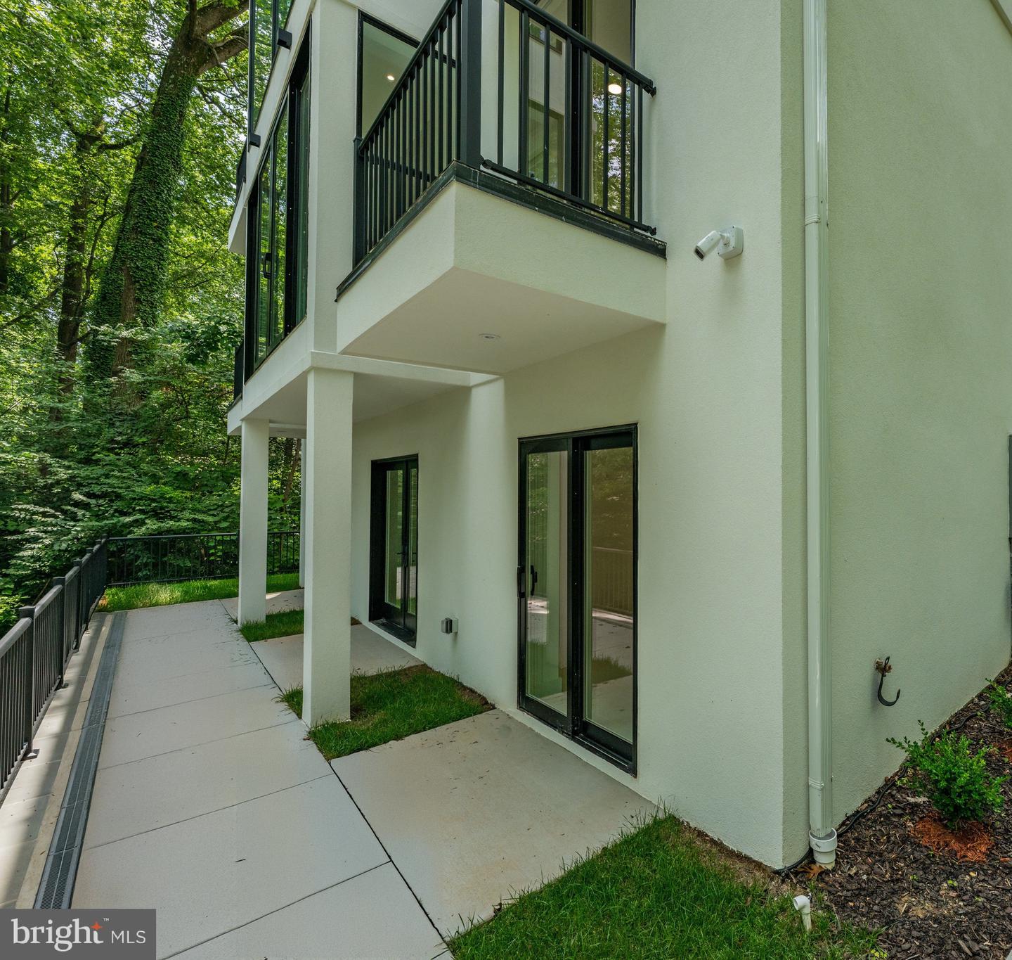 2321 N RICHMOND ST, ARLINGTON, Virginia 22207, 5 Bedrooms Bedrooms, ,5 BathroomsBathrooms,Residential,For sale,2321 N RICHMOND ST,VAAR2068876 MLS # VAAR2068876