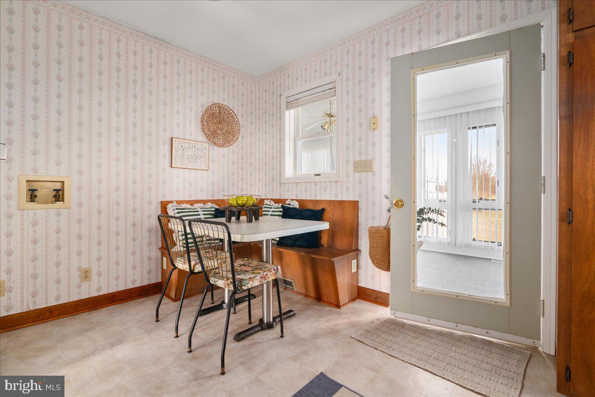 4059 LOWRY RD., GOODE, Virginia 24556, 6 Bedrooms Bedrooms, ,4 BathroomsBathrooms,Residential,For sale,4059 LOWRY RD.,VABV2000280 MLS # VABV2000280