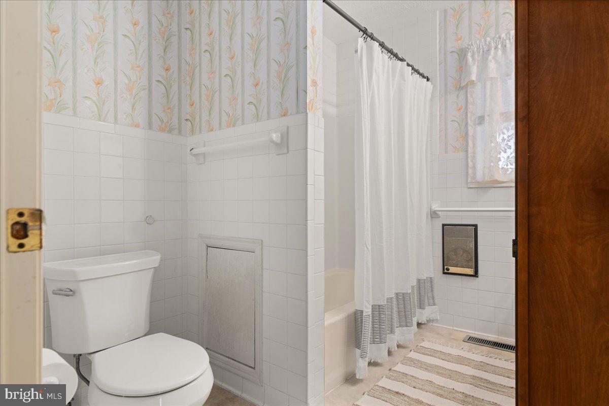 4059 LOWRY RD., GOODE, Virginia 24556, 6 Bedrooms Bedrooms, ,4 BathroomsBathrooms,Residential,For sale,4059 LOWRY RD.,VABV2000280 MLS # VABV2000280