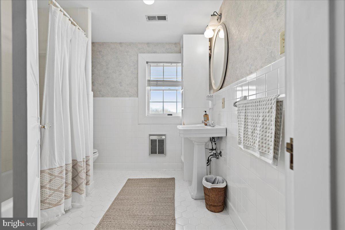 4059 LOWRY RD., GOODE, Virginia 24556, 6 Bedrooms Bedrooms, ,4 BathroomsBathrooms,Residential,For sale,4059 LOWRY RD.,VABV2000280 MLS # VABV2000280