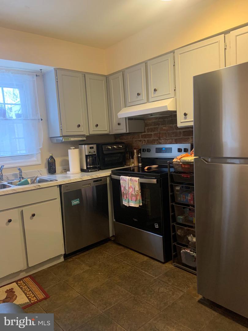 8210 CARRLEIGH PKWY #6, SPRINGFIELD, Virginia 22152, 3 Bedrooms Bedrooms, ,1 BathroomBathrooms,Residential,For sale,8210 CARRLEIGH PKWY #6,VAFX2290878 MLS # VAFX2290878 8210 CARRLEIGH PKWY #6, SPRINGFIELD, Virginia 22152, 3 Bedrooms Bedrooms, ,1 BathroomBathrooms,Residential,For sale,8210 CARRLEIGH PKWY #6,VAFX2290878 MLS # VAFX2290878