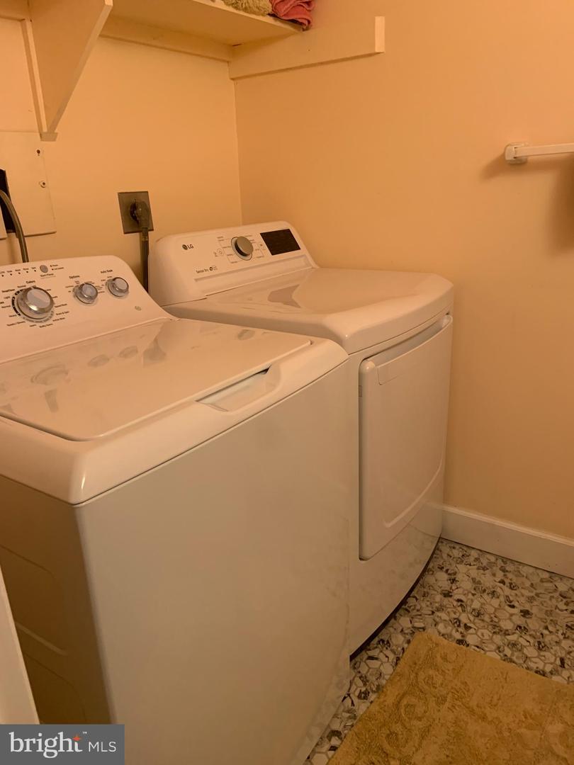 8210 CARRLEIGH PKWY #6, SPRINGFIELD, Virginia 22152, 3 Bedrooms Bedrooms, ,1 BathroomBathrooms,Residential,For sale,8210 CARRLEIGH PKWY #6,VAFX2290878 MLS # VAFX2290878 8210 CARRLEIGH PKWY #6, SPRINGFIELD, Virginia 22152, 3 Bedrooms Bedrooms, ,1 BathroomBathrooms,Residential,For sale,8210 CARRLEIGH PKWY #6,VAFX2290878 MLS # VAFX2290878