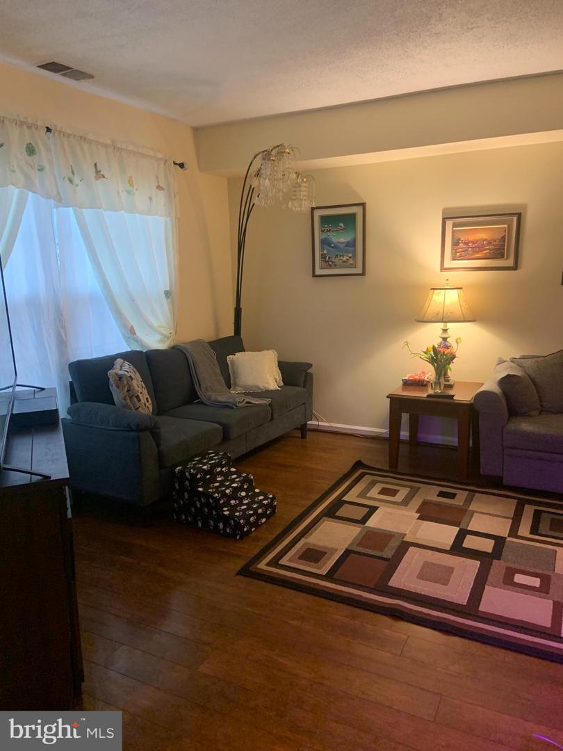8210 CARRLEIGH PKWY #6, SPRINGFIELD, Virginia 22152, 3 Bedrooms Bedrooms, ,1 BathroomBathrooms,Residential,For sale,8210 CARRLEIGH PKWY #6,VAFX2290878 MLS # VAFX2290878 8210 CARRLEIGH PKWY #6, SPRINGFIELD, Virginia 22152, 3 Bedrooms Bedrooms, ,1 BathroomBathrooms,Residential,For sale,8210 CARRLEIGH PKWY #6,VAFX2290878 MLS # VAFX2290878