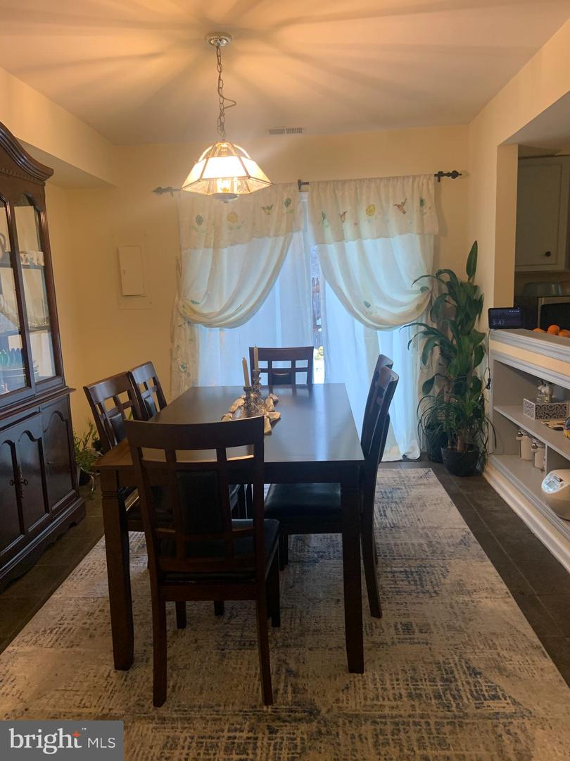 8210 CARRLEIGH PKWY #6, SPRINGFIELD, Virginia 22152, 3 Bedrooms Bedrooms, ,1 BathroomBathrooms,Residential,For sale,8210 CARRLEIGH PKWY #6,VAFX2290878 MLS # VAFX2290878 8210 CARRLEIGH PKWY #6, SPRINGFIELD, Virginia 22152, 3 Bedrooms Bedrooms, ,1 BathroomBathrooms,Residential,For sale,8210 CARRLEIGH PKWY #6,VAFX2290878 MLS # VAFX2290878