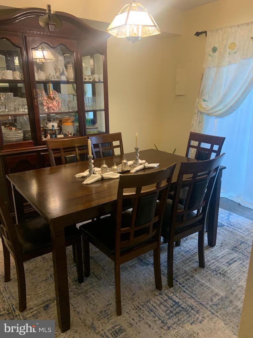 8210 CARRLEIGH PKWY #6, SPRINGFIELD, Virginia 22152, 3 Bedrooms Bedrooms, ,1 BathroomBathrooms,Residential,For sale,8210 CARRLEIGH PKWY #6,VAFX2290878 MLS # VAFX2290878 8210 CARRLEIGH PKWY #6, SPRINGFIELD, Virginia 22152, 3 Bedrooms Bedrooms, ,1 BathroomBathrooms,Residential,For sale,8210 CARRLEIGH PKWY #6,VAFX2290878 MLS # VAFX2290878