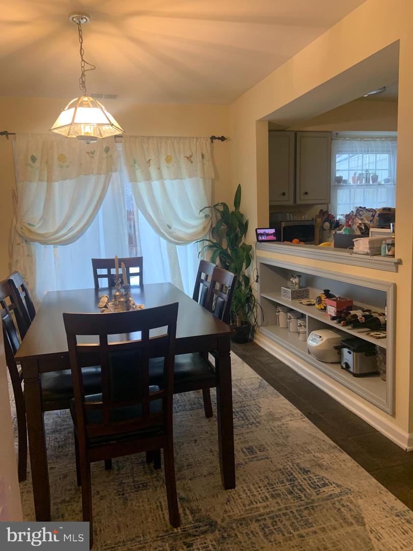 8210 CARRLEIGH PKWY #6, SPRINGFIELD, Virginia 22152, 3 Bedrooms Bedrooms, ,1 BathroomBathrooms,Residential,For sale,8210 CARRLEIGH PKWY #6,VAFX2290878 MLS # VAFX2290878 8210 CARRLEIGH PKWY #6, SPRINGFIELD, Virginia 22152, 3 Bedrooms Bedrooms, ,1 BathroomBathrooms,Residential,For sale,8210 CARRLEIGH PKWY #6,VAFX2290878 MLS # VAFX2290878