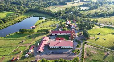 15158 BERLIN TPKE, PURCELLVILLE, Virginia 20132, 6 Bedrooms Bedrooms, 23 Rooms Rooms,4 BathroomsBathrooms,Farm,For sale,15158 BERLIN TPKE,VALO2115856 MLS # VALO2115856