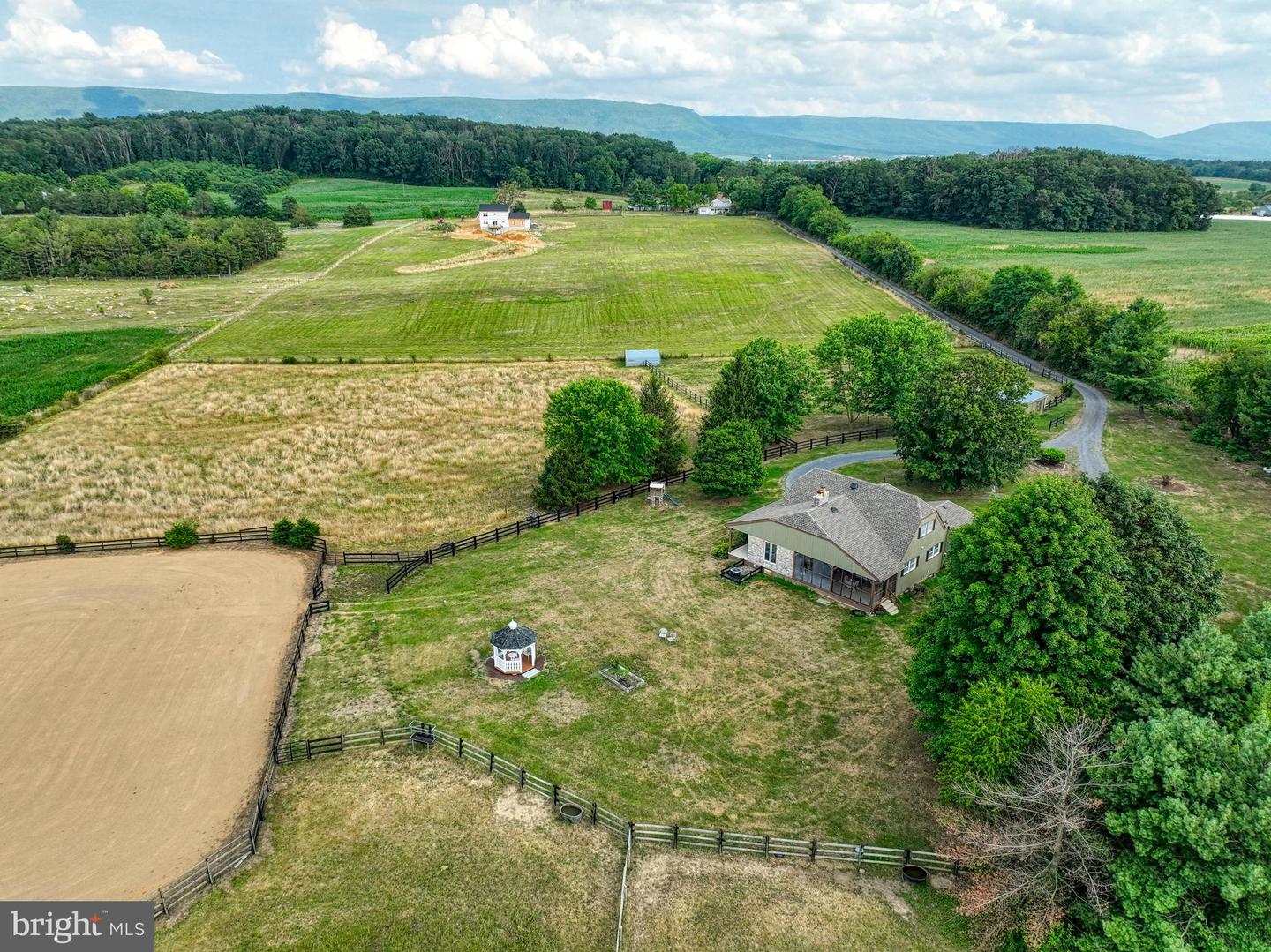 1615 PLEASANT VIEW RD, MOUNT JACKSON, Virginia 22842, 4 Bedrooms Bedrooms, ,2 BathroomsBathrooms,Residential,For sale,1615 PLEASANT VIEW RD,VASH2012018 MLS # VASH2012018