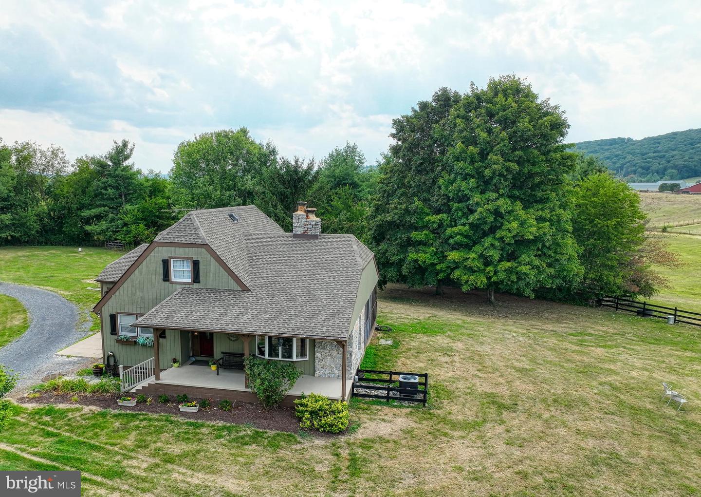 1615 PLEASANT VIEW RD, MOUNT JACKSON, Virginia 22842, 4 Bedrooms Bedrooms, ,2 BathroomsBathrooms,Residential,For sale,1615 PLEASANT VIEW RD,VASH2012018 MLS # VASH2012018