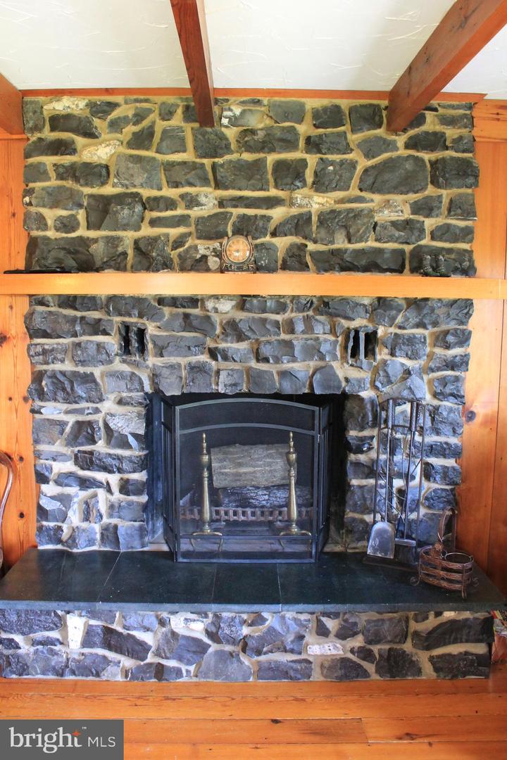 1615 PLEASANT VIEW RD, MOUNT JACKSON, Virginia 22842, 4 Bedrooms Bedrooms, ,2 BathroomsBathrooms,Residential,For sale,1615 PLEASANT VIEW RD,VASH2012018 MLS # VASH2012018