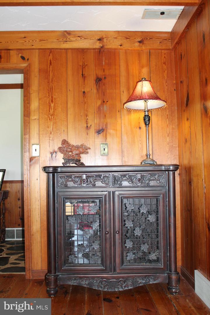 1615 PLEASANT VIEW RD, MOUNT JACKSON, Virginia 22842, 4 Bedrooms Bedrooms, ,2 BathroomsBathrooms,Residential,For sale,1615 PLEASANT VIEW RD,VASH2012018 MLS # VASH2012018