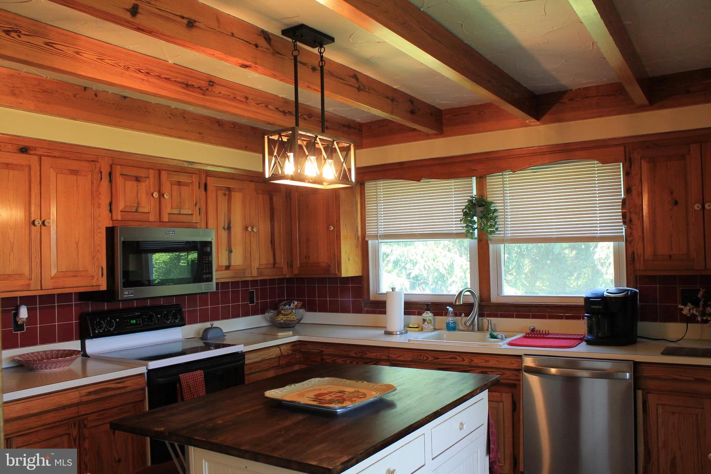 1615 PLEASANT VIEW RD, MOUNT JACKSON, Virginia 22842, 4 Bedrooms Bedrooms, ,2 BathroomsBathrooms,Residential,For sale,1615 PLEASANT VIEW RD,VASH2012018 MLS # VASH2012018