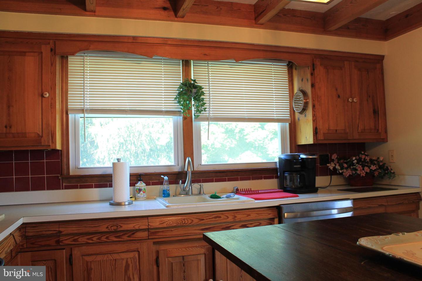 1615 PLEASANT VIEW RD, MOUNT JACKSON, Virginia 22842, 4 Bedrooms Bedrooms, ,2 BathroomsBathrooms,Residential,For sale,1615 PLEASANT VIEW RD,VASH2012018 MLS # VASH2012018