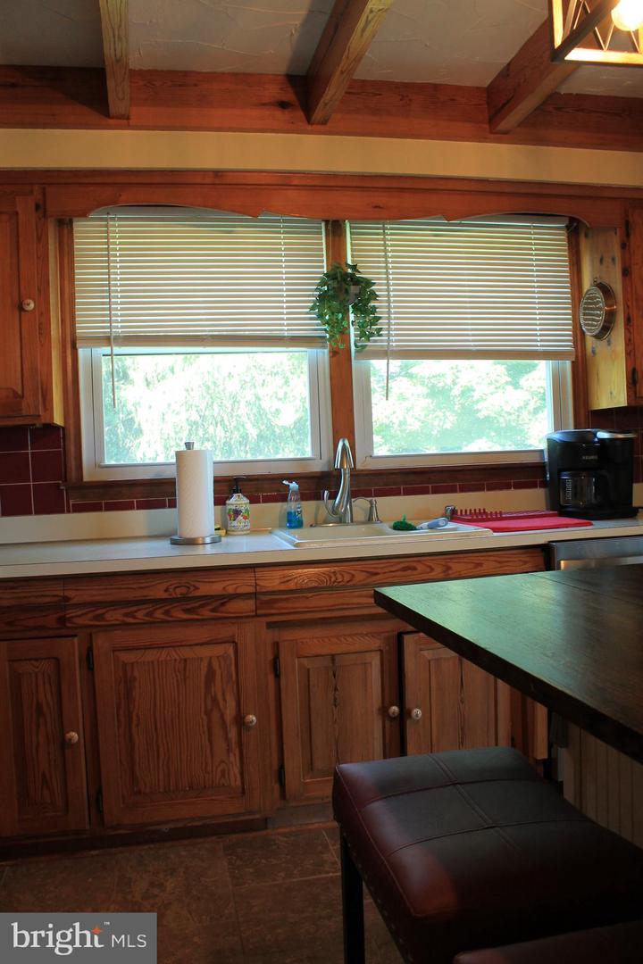 1615 PLEASANT VIEW RD, MOUNT JACKSON, Virginia 22842, 4 Bedrooms Bedrooms, ,2 BathroomsBathrooms,Residential,For sale,1615 PLEASANT VIEW RD,VASH2012018 MLS # VASH2012018