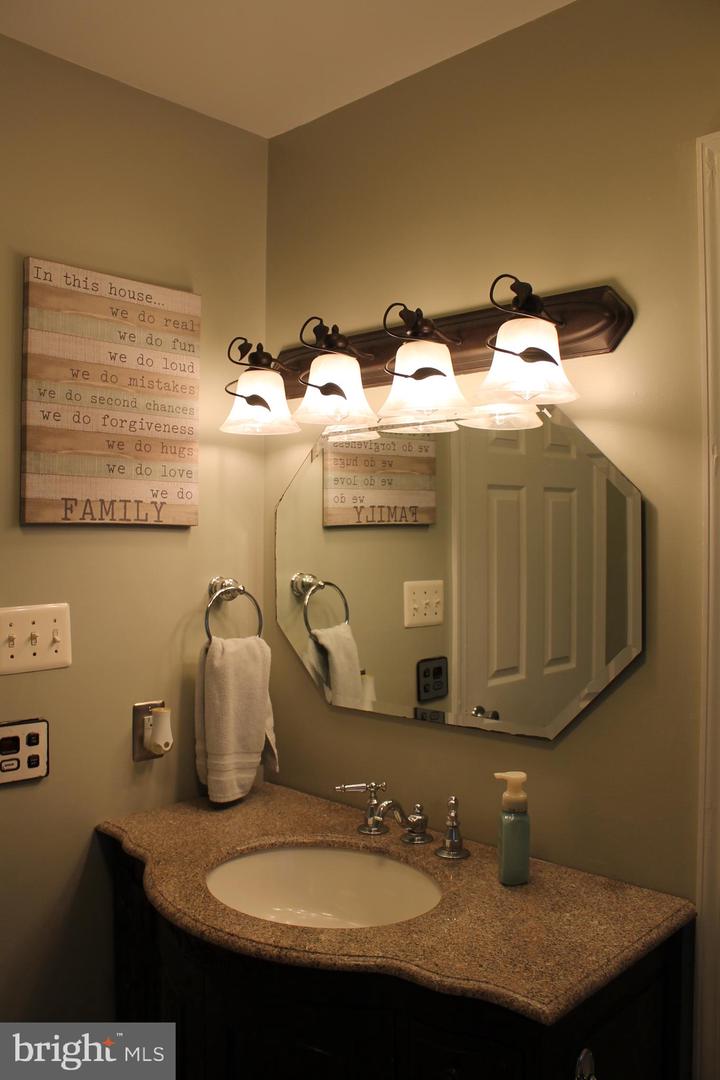 1615 PLEASANT VIEW RD, MOUNT JACKSON, Virginia 22842, 4 Bedrooms Bedrooms, ,2 BathroomsBathrooms,Residential,For sale,1615 PLEASANT VIEW RD,VASH2012018 MLS # VASH2012018