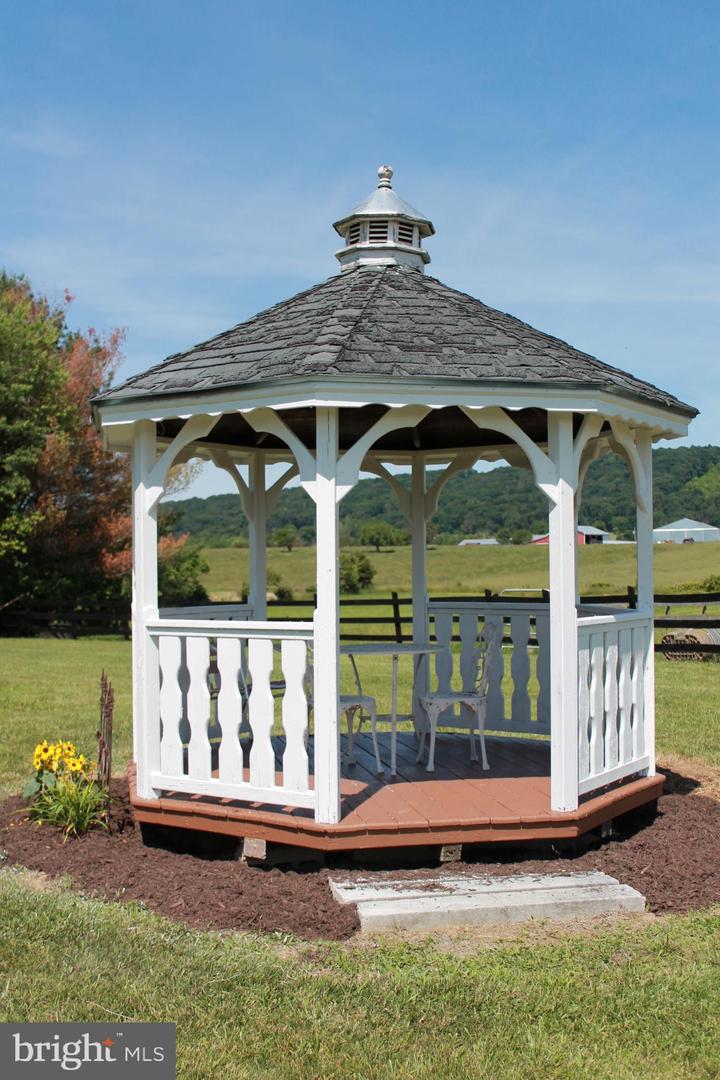 1615 PLEASANT VIEW RD, MOUNT JACKSON, Virginia 22842, 4 Bedrooms Bedrooms, ,2 BathroomsBathrooms,Residential,For sale,1615 PLEASANT VIEW RD,VASH2012018 MLS # VASH2012018