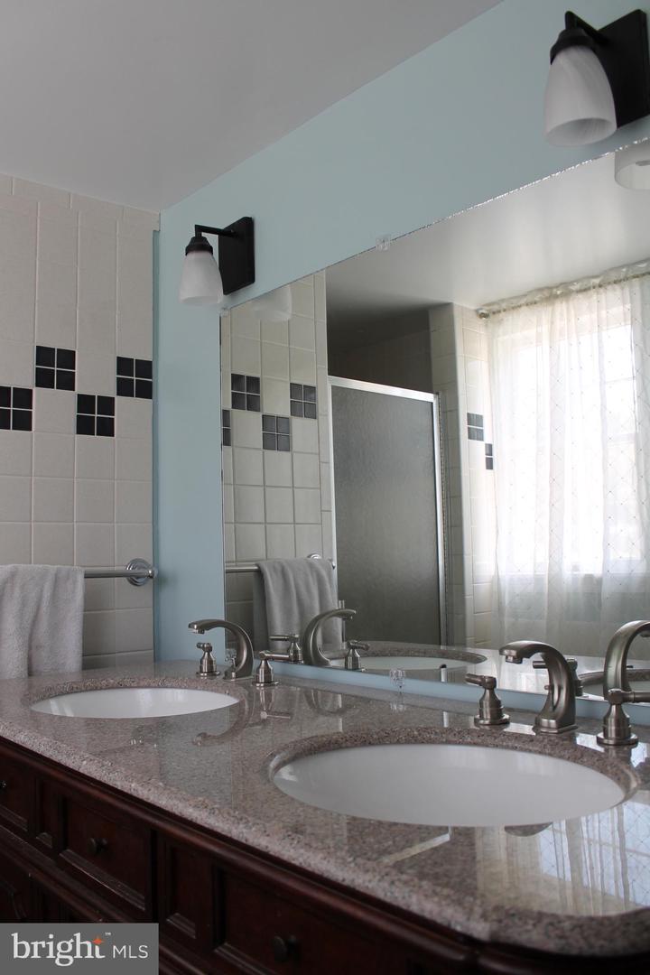 1615 PLEASANT VIEW RD, MOUNT JACKSON, Virginia 22842, 4 Bedrooms Bedrooms, ,2 BathroomsBathrooms,Residential,For sale,1615 PLEASANT VIEW RD,VASH2012018 MLS # VASH2012018