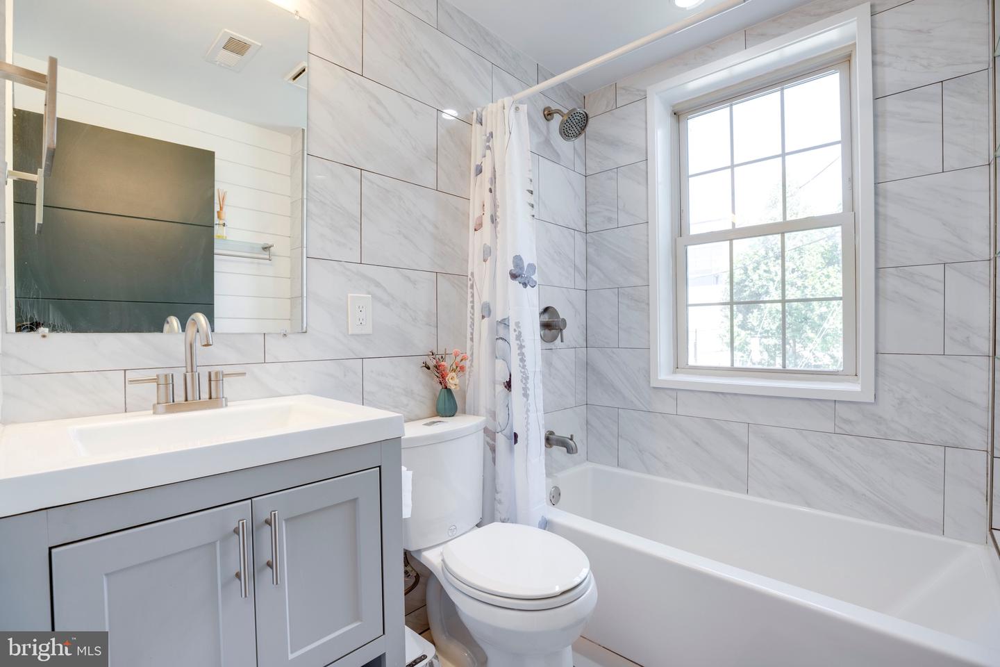 2625 3RD ST NE #203, WASHINGTON, District Of Columbia 20002, ,Residential,For sale,2625 3RD ST NE #203,DCDC2216020 MLS # DCDC2216020