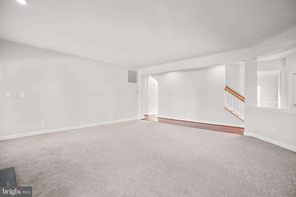 6617 BROAD CREEK OVERLOOK, FREDERICKSBURG, Virginia 22407, 4 Bedrooms Bedrooms, ,3 BathroomsBathrooms,Residential,6617 BROAD CREEK OVERLOOK,VASP2038386 MLS # VASP2038386