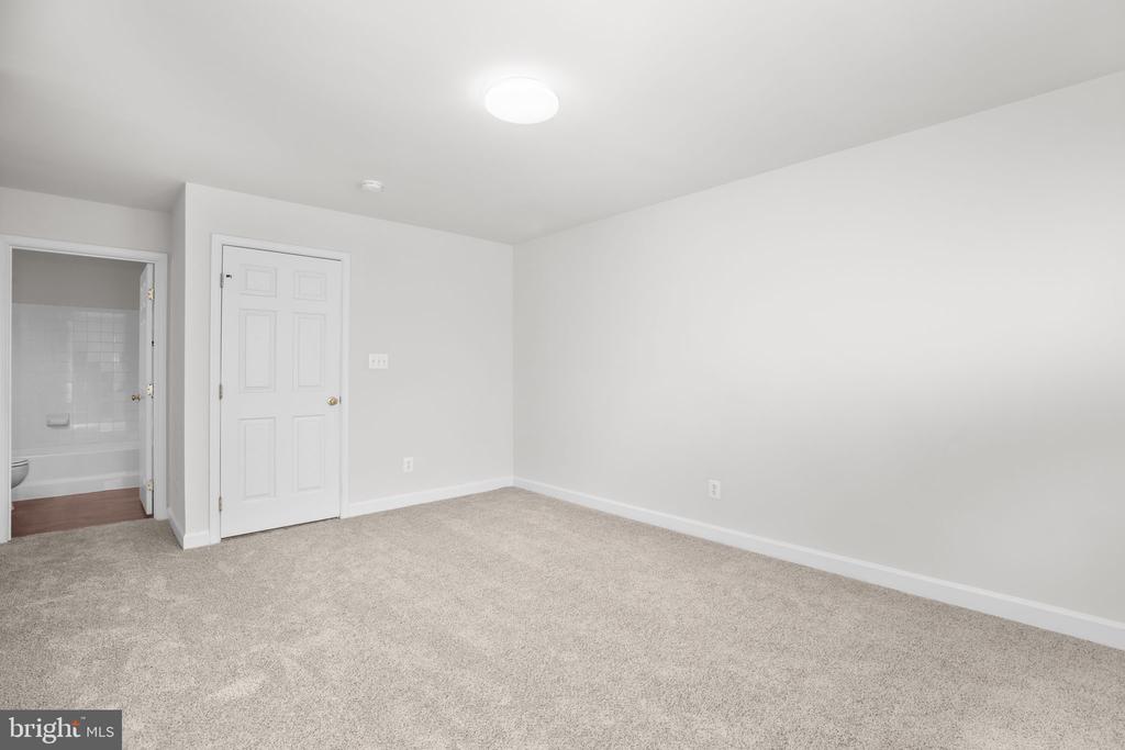 6617 BROAD CREEK OVERLOOK, FREDERICKSBURG, Virginia 22407, 4 Bedrooms Bedrooms, ,3 BathroomsBathrooms,Residential,6617 BROAD CREEK OVERLOOK,VASP2038386 MLS # VASP2038386