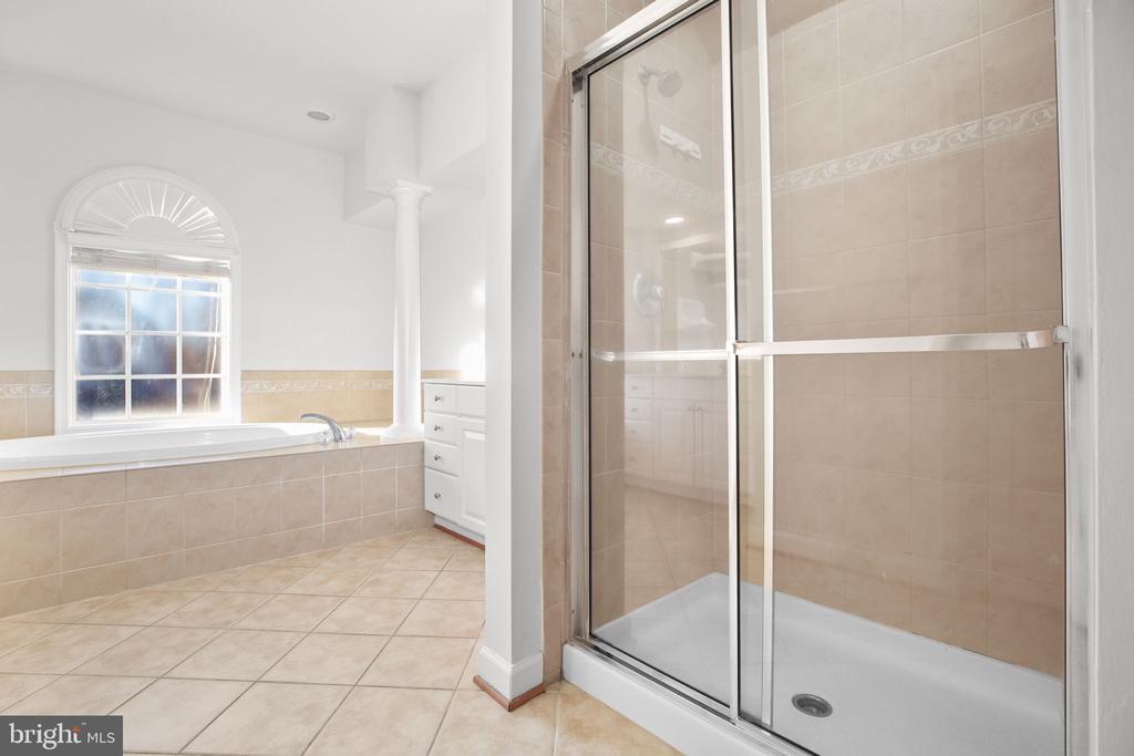 6617 BROAD CREEK OVERLOOK, FREDERICKSBURG, Virginia 22407, 4 Bedrooms Bedrooms, ,3 BathroomsBathrooms,Residential,6617 BROAD CREEK OVERLOOK,VASP2038386 MLS # VASP2038386